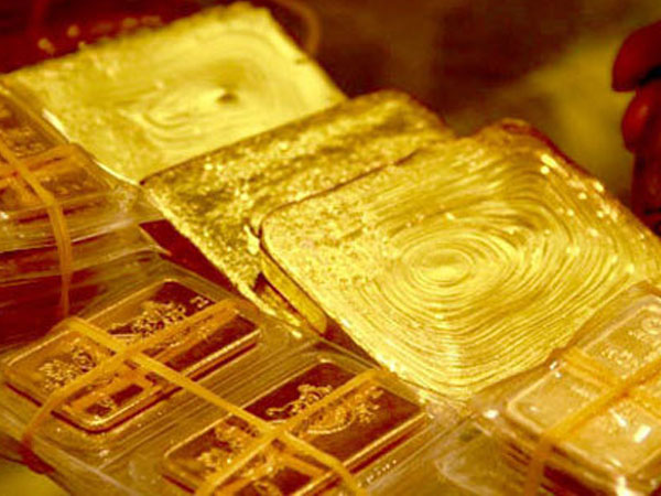 Giá vàng hôm nay 31/5, dồn dập mua USD đẩy vàng xuống đáy