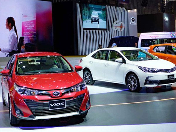 Giảm giá 100 triệu, ô tô nội dìm nhau xuống đáy