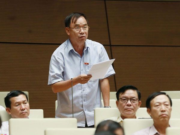 'Việt Nam vay hàng tỷ USD trong khi vàng và ngoại tệ của dân rất lớn'