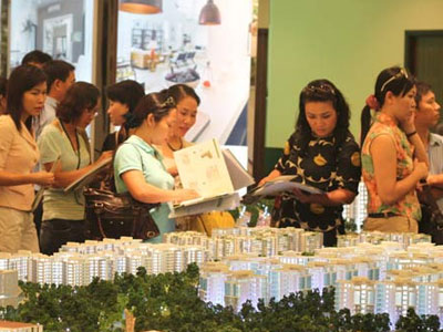 Cò hò hét ăn chênh, dân sốt ruột mở két mua nhà
