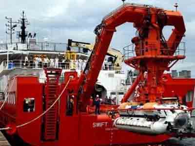 Tàu hải quân Singapore bắt đầu tìm hộp đen máy bay QZ8501