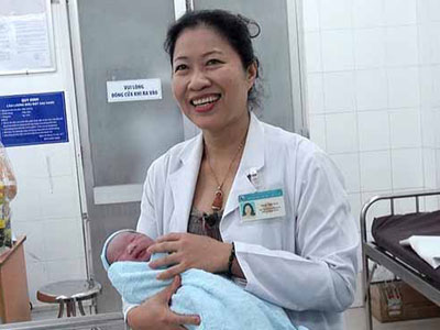 46 cháu bé ra đời trong đêm giao thừa