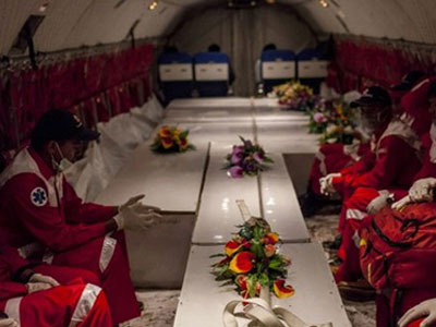 Đội tìm kiếm máy bay AirAsia QZ8501 tìm thấy 2 vật thể lớn