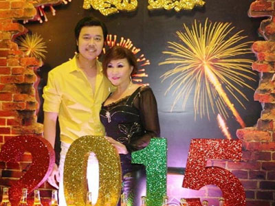 Người tình U60 bất ngờ về Việt Nam đón năm mới cùng Vũ Hoàng Việt