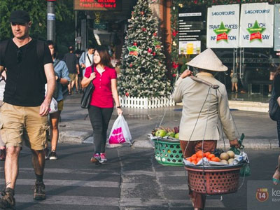 Chùm ảnh: Thương lắm những gánh quà rong trên phố Sài Gòn