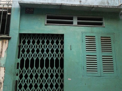 Thức dậy phát hiện ba mẹ bị đâm gục trên vũng máu