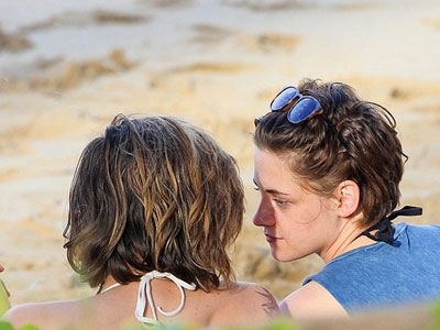 Kristen Stewart dính nghi vấn yêu người cùng giới