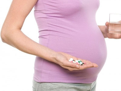 Những loại thuốc bà bầu cần uống để sinh con không dị tật