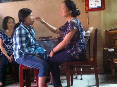 "Thần y" ở Sài Gòn dạy 2 ngày chữa hết bệnh.... ung thư