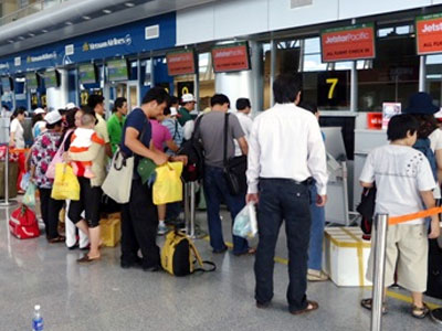 Khách bay lại dọa có mìn trong hành lý