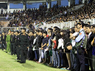 VFF ra án phạt với Hoàng Anh Gia Lai
