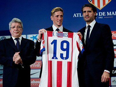 Vừa sang Atletico, Torres đã phá liên tiếp 2 kỉ lục