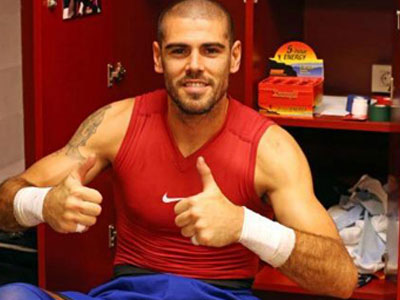 M.U ký hợp đồng với thủ thành Valdes