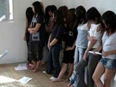 Trung Quốc: Lộ đường dây ép nữ sinh bán trinh cho quan chức