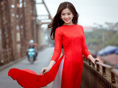 Á hậu Diễm Trang khoe nét duyên với áo dài xứ Bắc