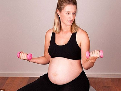 Bà bầu tập thể dục giúp trẻ tránh bệnh cao huyết áp