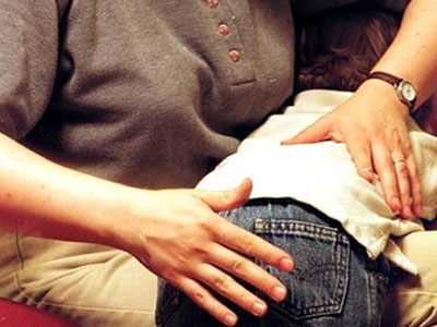 Nữ sinh lớp 6 tử vong sau khi bị cô giáo đánh bằng "1 nắm thước kẻ"