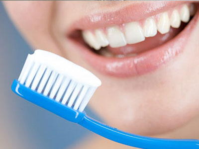 Rụng hết hàm vì đánh răng sai cách