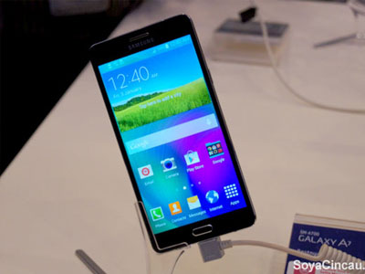 Smartphone mỏng nhất của Samsung lộ ảnh thực tế