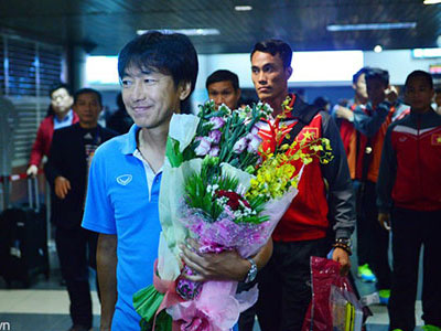 Tối nay HLV Miura trở lại Việt Nam dự khán vòng 2 V.League