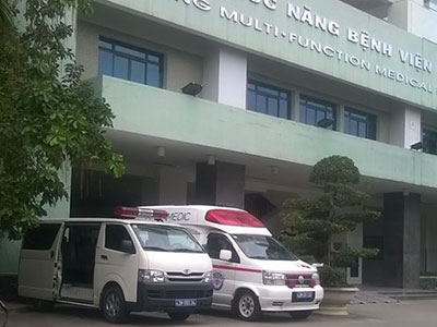 Xe cứu thương đón ông Nguyễn Bá Thanh đã sẵn sàng lăn bánh