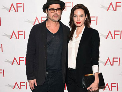 Angelina Jolie đã kết hôn với Brad Pitt trước đám cưới ở Pháp