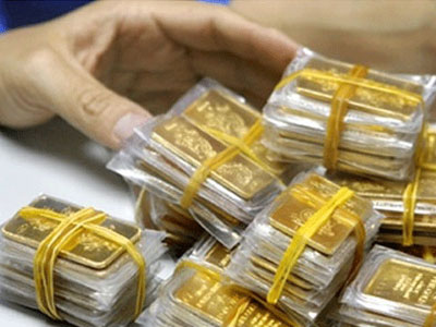 Chênh lệch giá vàng co 800.000 đồng/lượng trong tuần