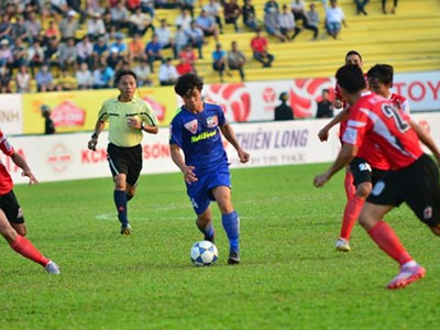 ĐTLA 2-1 HAGL: Chân sút ngoại binh ghi bàn