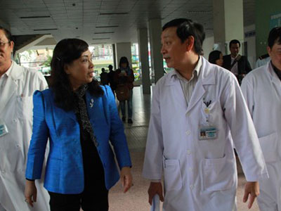 Bộ trưởng Y tế thăm ông Nguyễn Bá Thanh
