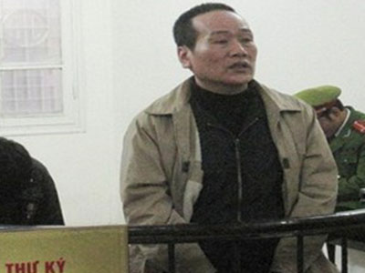 Gọi đàn em đến “giải quyết hàng xóm” vì nghi ăn trộm tiền