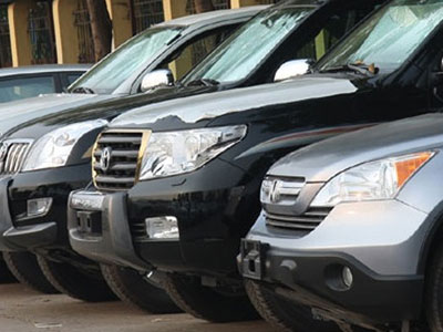 Thuế ôtô 200%: Giá tăng gấp đôi, trùm xe sang phát hoảng