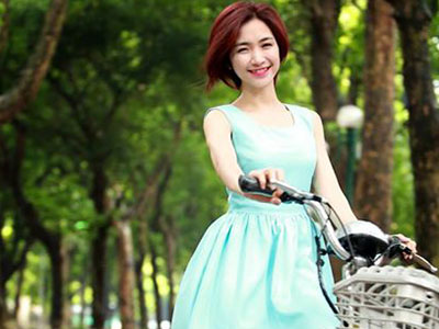 Gặp bạn gái xinh đẹp và cá tính của Công Phượng