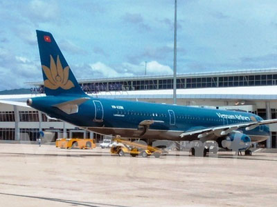 Máy bay Vietnam Airlines hạ cánh khẩn cấp cứu cháu bé 2 tuổi