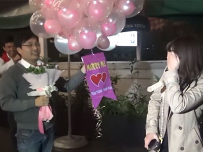 Clip: Thổn thức với màn cầu hôn “Em cưới anh nhé”