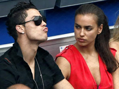 Lộ bằng chứng Ronaldo chia tay bạn gái