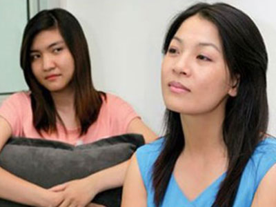 Bị "đâm sau lưng" vì quá thân thiết với em chồng