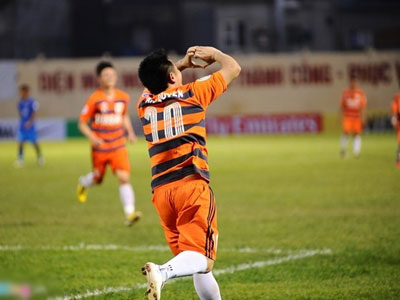 Bỏ V.League, Văn Quyến tham gia đội bóng của ca sĩ Tuấn Hưng