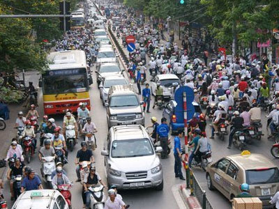 Đấu giá quyền đi ôtô: Đề xuất cho giống Tây?