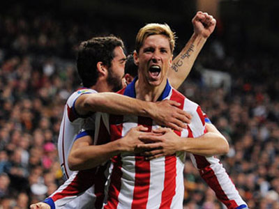 Real 2-2 Atletico: Torres bắn hạ Kền kền