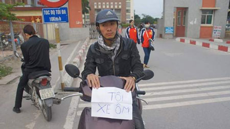 Chàng trai ung thư viết báo, chạy xe ôm giúp người nghèo