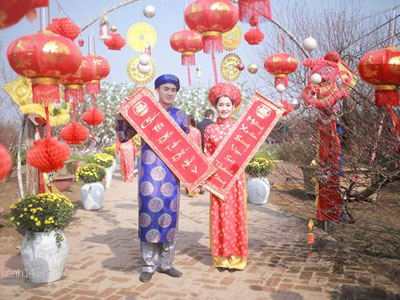 Giới trẻ Hà Thành nô nức chụp ảnh tết sớm ở vườn đào Nhật Tân
