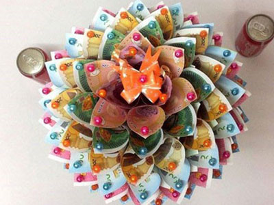Nửa triệu đồng một tháp tiền âm phủ 9 tầng ở Sài Gòn