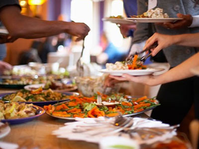 Ăn tiệc buffet như thế nào để không có nguy cơ nhiễm bệnh?