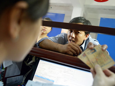 Từ tháng 3.2015, cấp đổi giấy phép lái xe qua mạng trên toàn quốc