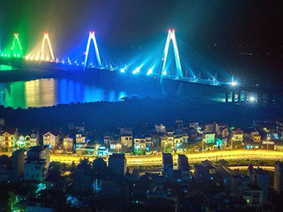 Ngỡ ngàng với đề xuất bắn pháo hoa trên cầu Nhật Tân thường xuyên