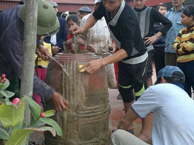 Phát hiện chuông cổ gần đền thờ nữ tướng thời Hai Bà Trưng