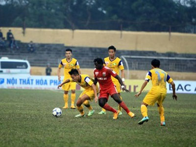 SLNA thua đau Bình Dương phút cuối trận