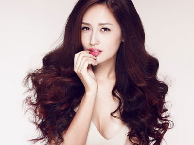 Mai Phương Thúy tung hình ảnh sexy đầu năm mới