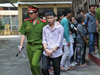 "Yêu" bạn gái 12 tuổi, thanh niên lãnh 12 năm tù
