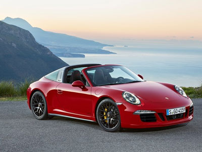 Hai xe Porsche gần 9 tỷ đồng sắp về Việt Nam
